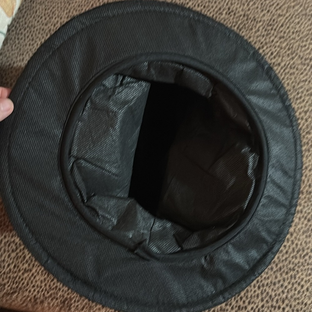 Magic Rabbit Hat - Picture 5 of 6